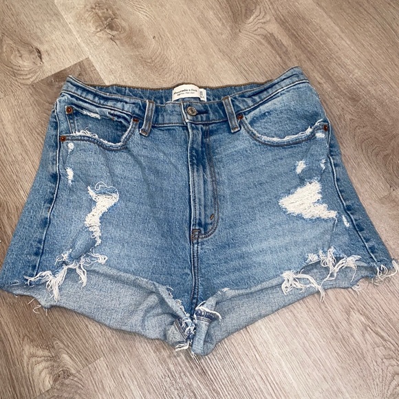 Abercrombie & Fitch Pants - Abercrombie & Fitch Curvy Love High Rise Mom Shorts